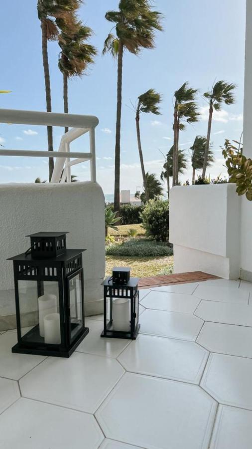 Miraflores Beach - Sea Front - Luxury Apartment Михас Екстериор снимка
