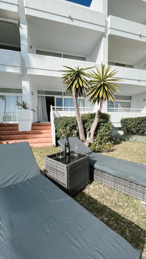 Miraflores Beach - Sea Front - Luxury Apartment Михас Екстериор снимка